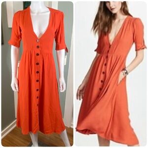 New nwt Capulet Adele Burnt Orange Midi Dress deep-v plunging button Revolve xs